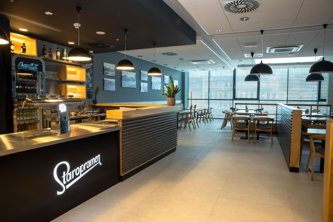 Hotel Smetanova Vsetín Extérieur photo