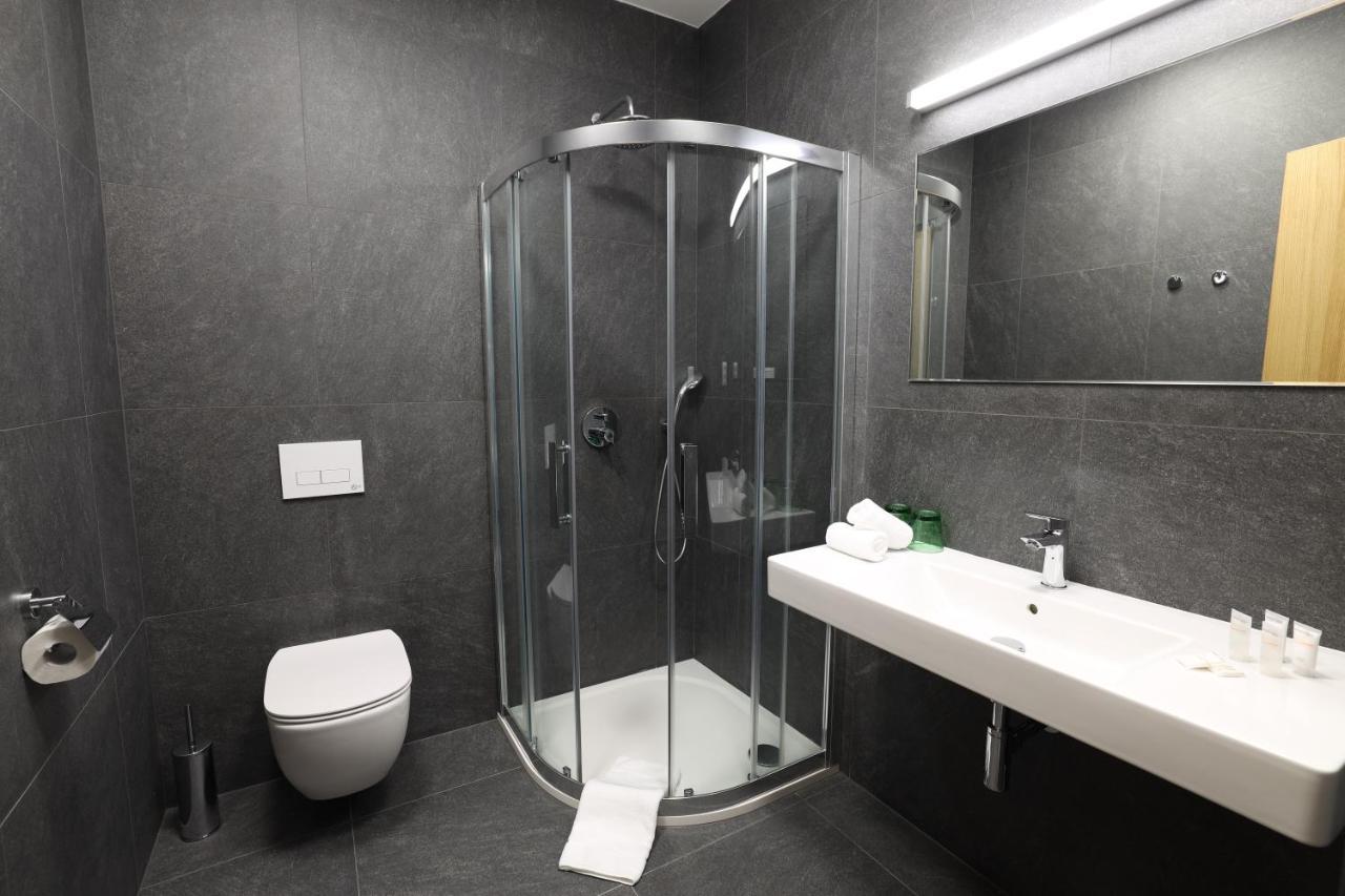 Hotel Smetanova Vsetín Extérieur photo